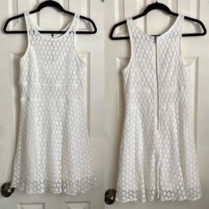White mesh design spring dress w/ fitted too and flowy bottom half